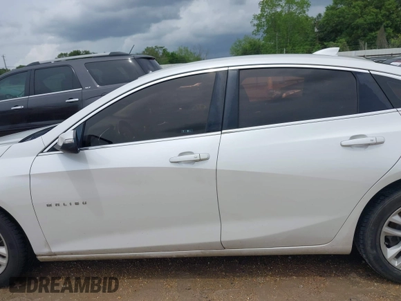 2016 Chevrolet Malibu LT with VIN 1G1ZE5ST1GF173474, listed as a IAAI auction lot 42041762 with 136,740 mi miles and . Bid and sale history available at DreamBid. Image 15.