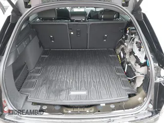 2024 Land Rover Range Rover Velar Dynamic SE with VIN SALYL2EX1RA368859, listed as a IAAI auction lot 42163428 with 7,586 mi miles and . Bid and sale history available at DreamBid. Image 18.