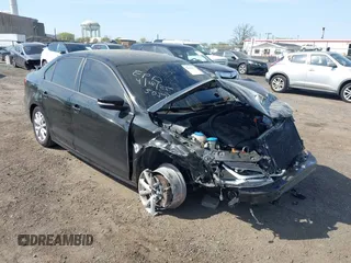 2011 Volkswagen Jetta SE с VIN 3VWBZ7AJ7BM050518, выставлен на аукционе IAAI как лот 42102517 с пробегом 154 898 миль миль и . История ставок и продаж доступна на DreamBid. Изображение 1.