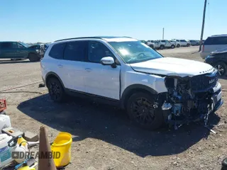 2022 Kia Telluride SX with VIN 5XYP5DHC0NG275634, listed as a IAAI auction lot 41634088 with 29,555 mi miles and . Bid and sale history available at carsss.com. Image 1.