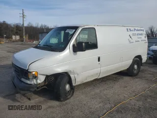 2004 Ford Econoline Cargo with VIN 1FTRE14W54HB47967, listed as a Copart auction lot 44264425 with 256,701 mi miles and Salvage Title. Bid and sale history available at carsss.com. Image 1.