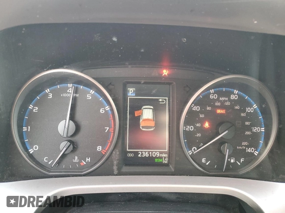 2018 Toyota RAV4 XLE with VIN JTMWFREV0JD130324, listed as a Copart auction lot 41790875 with 236,109 mi miles and Salvage title. Bid and sale history available at DreamBid. Image 9.