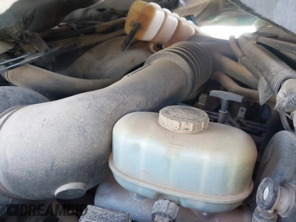 2000 Ford Excursion Limited с VIN 1FMNU43S5YEC18413, выставлен на аукционе IAAI как лот 41972353 с пробегом 99 531 миль миль и . История ставок и продаж доступна на DreamBid. Изображение 10.
