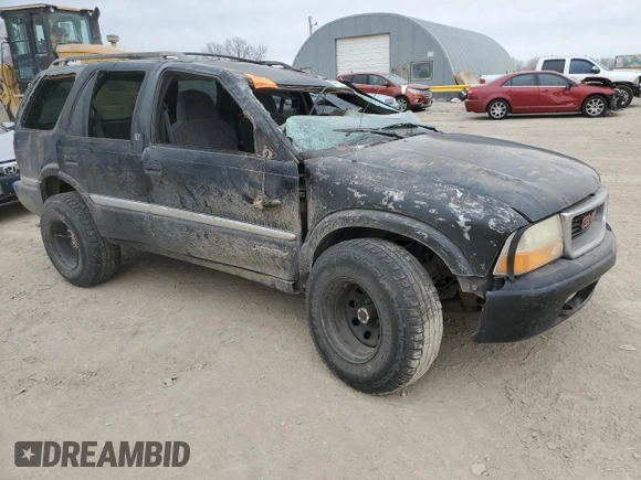 1998 GMC Jimmy SLT with VIN 1GKDT13W1W2540604, listed as a Copart auction lot 44431915 with Not Provided miles and Non Repairable. Bid and sale history available at carsss.com. Image 4.
