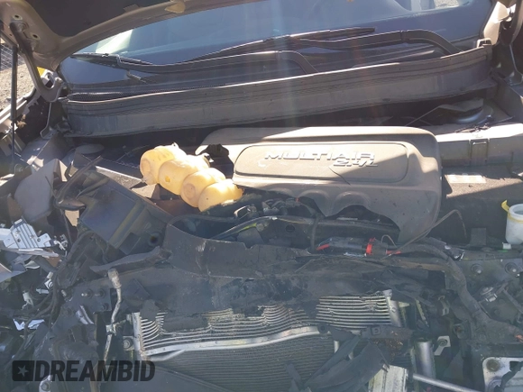 2019 Jeep Cherokee Latitude Plus with VIN 1C4PJMLB1KD166927, listed as a IAAI auction lot 41492327 with 113,869 mi miles. Bid and sale history available at carsss.com. Image 10.