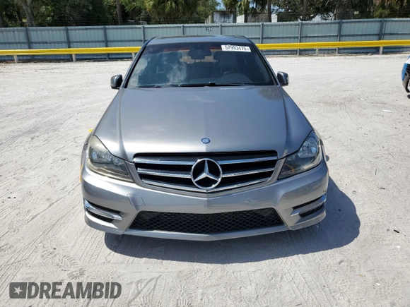 2014 Mercedes-Benz C 250 Sport z VIN WDDGF4HB1EG248594, wystawiony jako Copart lot #57993475 z przebiegiem 100 220 mil mil oraz Czysty tytuł • Clean title. Historia ofert i sprzedaży dostępna na DreamBid. Obrazek 5.