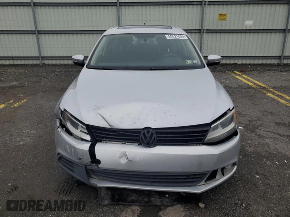 2011 Volkswagen Jetta SE with VIN 3VWDZ7AJ9BM320146, listed as a Copart auction lot 58521605 with 164,045 mi miles and Salvage title. Bid and sale history available at DreamBid. Image 5.