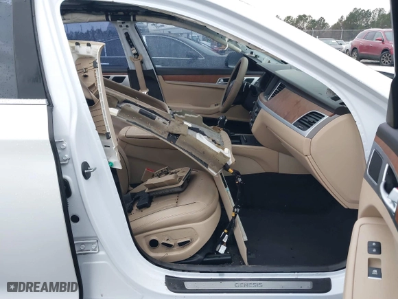 2015 Hyundai Genesis 5.0L with VIN KMHGN4JF0FU043700, listed as a IAAI auction lot 41527863 with 110,520 mi miles. Bid and sale history available at carsss.com. Image 5.