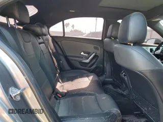 2019 Mercedes-Benz A 220 z VIN WDD3G4EB9KW000899, wystawiony jako Copart lot #52463325 z przebiegiem Nie podano mil oraz Szkoda całkowita • Salvage title. Historia ofert i sprzedaży dostępna na DreamBid. Obrazek 10.