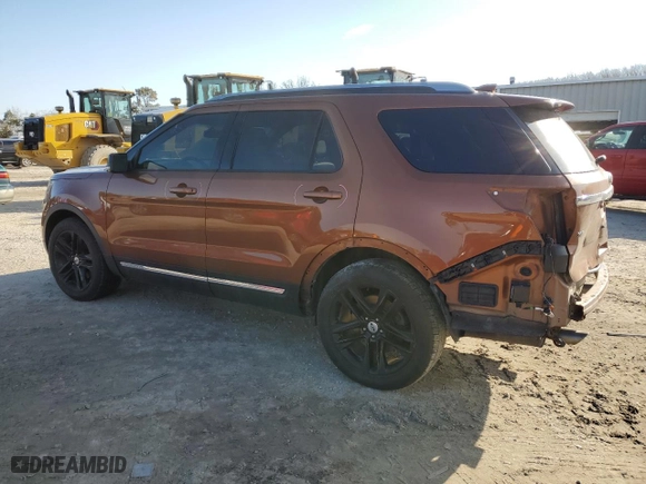 2017 Ford Explorer XLT with VIN 1FM5K7D8XHGA46457, listed as a Copart auction lot 48047445 with 121,625 mi miles and Salvage Title. Bid and sale history available at carsss.com. Image 2.