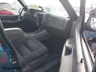 2002 Ford Explorer Sport Trac Value with VIN 1FMZU77E62UB92361, listed as a IAAI auction lot 41197330 with 267,570 mi miles. Bid and sale history available at carsss.com. Image 5.