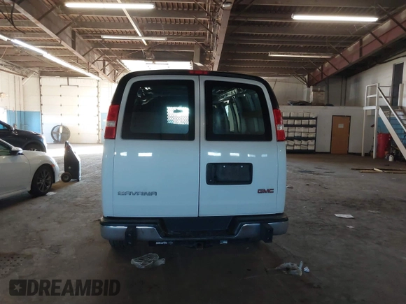 2021 GMC Savana Cargo z VIN 1GTW7AFP2M1189251, wystawiony jako IAAI lot #41644932 z przebiegiem 82 321 mil mil oraz . Historia ofert i sprzedaży dostępna na DreamBid. Obrazek 16.