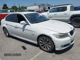 2011 BMW 3 Series 328i z VIN WBAPH5G57BNM74889, wystawiony jako IAAI lot #42283208 z przebiegiem 134 728 mil mil oraz . Historia ofert i sprzedaży dostępna na DreamBid. Obrazek 1.