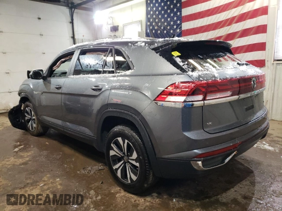 2024 Volkswagen Atlas SE with VIN 1V2LE2CA2RC202122, listed as a Copart auction lot 82377044 with 21,184 mi miles and Salvage title. Bid and sale history available at DreamBid. Image 2.