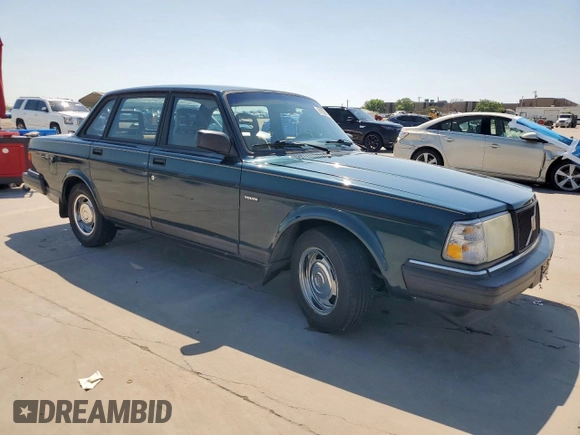1992 Volvo 240 z VIN YV1AS8805N1467833, wystawiony jako Copart lot #51828515 z przebiegiem 178 826 mil mil oraz Szkoda całkowita • Salvage title. Historia ofert i sprzedaży dostępna na DreamBid. Obrazek 4.