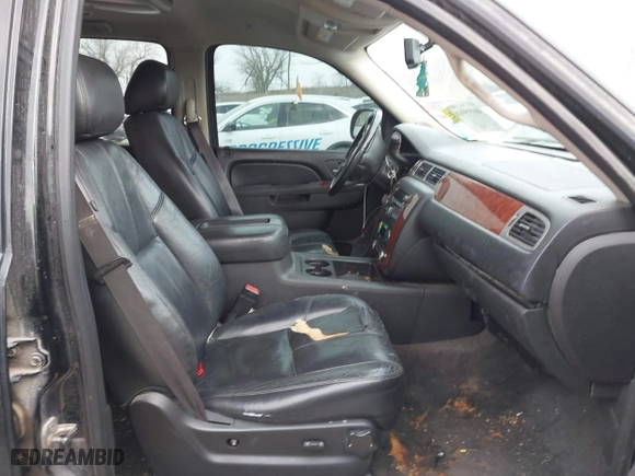 2012 Chevrolet Suburban LT with VIN 1GNSCJE03CR133874, listed as a IAAI auction lot 40995068 with 195,655 mi miles. Bid and sale history available at carsss.com. Image 5.