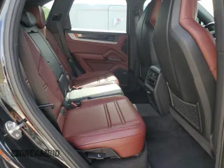2024 Porsche Cayenne S z VIN WP1AL2AY7RDA33299, wystawiony jako Copart lot #60818305 z przebiegiem 3 599 mil mil oraz Nie do naprawy • Non repairable. Historia ofert i sprzedaży dostępna na DreamBid. Obrazek 10.