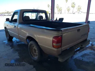 1994 Ford Ranger Splash z VIN 1FTCR10A5RUE28850, wystawiony jako IAAI lot #41882134 z przebiegiem 186 104 mil mil oraz . Historia ofert i sprzedaży dostępna na DreamBid. Obrazek 3.