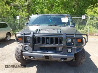 2008 Hummer H2 SUV z VIN 5GRGN23828H108693, wystawiony jako IAAI lot #42129040 z przebiegiem 246 849 mil mil oraz . Historia ofert i sprzedaży dostępna na DreamBid. Obrazek 12.