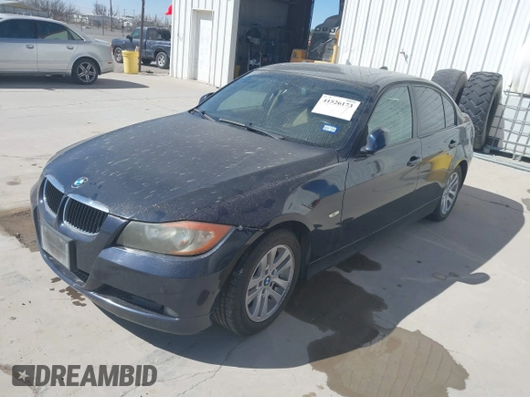 2007 BMW 3 Series 328i z VIN WBAVA33567KX83770, wystawiony jako IAAI lot #41526173 z przebiegiem 117 995 mil mil oraz . Historia ofert i sprzedaży dostępna na DreamBid. Obrazek 2.