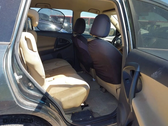 2011 Toyota RAV4 with VIN 2T3ZF4DV1BW058443, listed as a IAAI auction lot 41848012 with 195,060 mi miles. Bid and sale history available at carsss.com. Image 8.