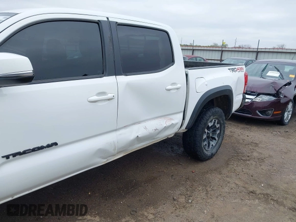 2017 Toyota Tacoma SR5 with VIN 5TFCZ5AN5HX109891, listed as a IAAI auction lot 41902959 with 152,438 mi miles and . Bid and sale history available at DreamBid. Image 6.