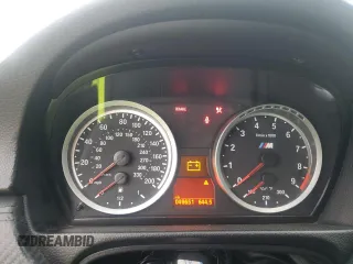 2013 BMW M3 z VIN WBSKG9C59DJ593396, wystawiony jako Copart lot #55317305 z przebiegiem 49 651 mil mil oraz Szkody całkowita. Historia ofert i sprzedaży dostępna na DreamBid. Obrazek 9.