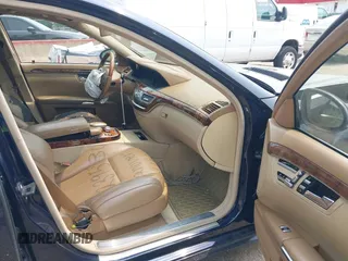 2007 Mercedes-Benz S 550 с VIN WDDNG71X47A108623, выставлен на аукционе IAAI как лот 42395736 с пробегом 192 584 миль миль и . История ставок и продаж доступна на DreamBid. Изображение 5.