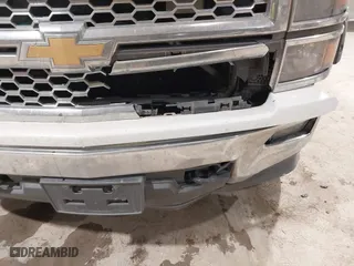 2014 Chevrolet Silverado 1500 LT with VIN 1GCUKREC4EF193227, listed as a IAAI auction lot 41323597 with 189,886 mi miles. Bid and sale history available at carsss.com. Image 6.