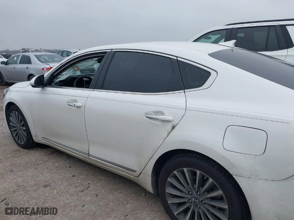 2018 Kia Cadenza Premium with VIN KNALB4J12J5119675, listed as a IAAI auction lot 41679188 with NaN miles. Bid and sale history available at carsss.com. Image 14.