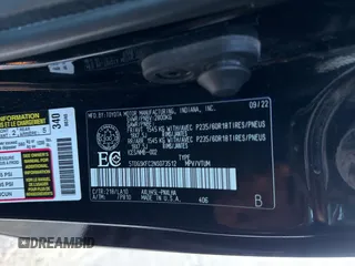 2022 Toyota Sienna XLE with VIN 5TDGSKFC2NS073512, listed as a Copart auction lot 43649765 with 1,681 mi miles and Clean Title. Bid and sale history available at carsss.com. Image 10.