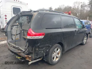 2013 Toyota Sienna LE AAS with VIN 5TDKK3DCXDS365748, listed as a IAAI auction lot 41672203 with 175,563 mi miles. Bid and sale history available at carsss.com. Image 4.