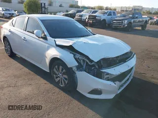 2019 Nissan Altima S z VIN 1N4BL4BV9KC237982, wystawiony jako IAAI lot #41996684 z przebiegiem 124 431 mil mil oraz . Historia ofert i sprzedaży dostępna na DreamBid. Obrazek 1.