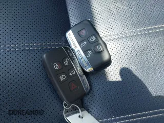2020 Land Rover Range Rover Velar R-Dynamic S с VIN SALYK2EX9LA252092, выставлен на аукционе IAAI как лот 42190295 с пробегом 69 440 миль миль и . История ставок и продаж доступна на DreamBid. Изображение 11.