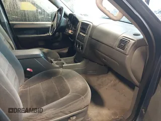 2003 Ford Explorer XLT z VIN 1FMZU73K13ZA18228, wystawiony jako IAAI lot #40909771 z przebiegiem 244 151 mil mil oraz . Historia ofert i sprzedaży dostępna na DreamBid. Obrazek 5.