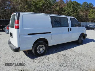 2017 Chevrolet Express Cargo z VIN 1GCWGAFG1H1108729, wystawiony jako Copart lot #81936294 z przebiegiem 156 609 mil mil oraz Czysty tytuł • Clean title. Historia ofert i sprzedaży dostępna na DreamBid. Obrazek 3.