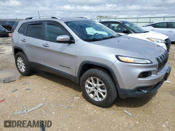 2017 Jeep Cherokee Latitude with VIN 1C4PJMCS9HD213517, listed as a Copart auction lot 55364155 with 81,200 mi miles and Clean Title. Bid and sale history available at DreamBid. Image 4.