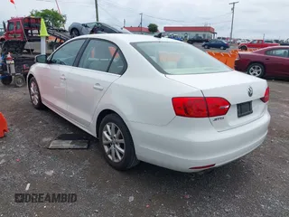 2014 Volkswagen Jetta SE with VIN 3VWD07AJ2EM239987, listed as a IAAI auction lot 42555560 with 115,987 mi miles and . Bid and sale history available at DreamBid. Image 3.