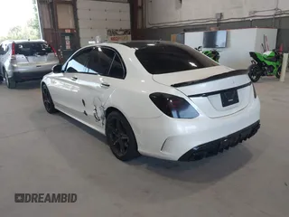 2016 Mercedes-Benz C 450 AMG z VIN 55SWF6EB7GU132348, wystawiony jako IAAI lot #42579809 z przebiegiem 180 873 mil mil oraz . Historia ofert i sprzedaży dostępna na DreamBid. Obrazek 3.