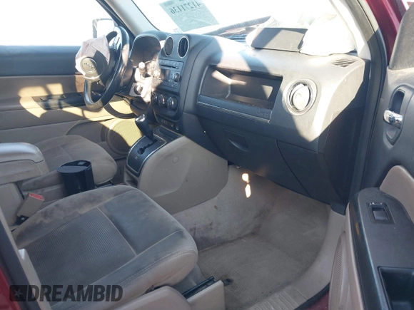 2013 Jeep Patriot Latitude z VIN 1C4NJPFA5DD102131, wystawiony jako IAAI lot #41271136 z przebiegiem 149 863 mil mil oraz . Historia ofert i sprzedaży dostępna na DreamBid. Obrazek 5.