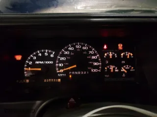 1998 Chevrolet C/K 1500 with VIN 2GCEK19RXW1168328, listed as a Copart auction lot 51498725 with 206,998 mi miles and Salvage Title. Bid and sale history available at carsss.com. Image 9.
