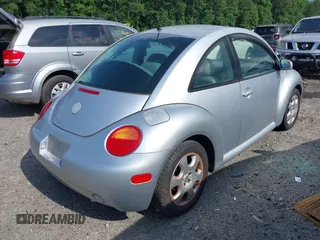 2002 Volkswagen Beetle GLS with VIN 3VWCB21C52M446668, listed as a IAAI auction lot 42510792 with 205,712 mi miles and . Bid and sale history available at DreamBid. Image 4.
