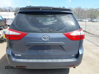 2015 Toyota Sienna LE AAS with VIN 5TDKK3DC8FS550190, listed as a IAAI auction lot 41924584 with 54,461 mi miles. Bid and sale history available at carsss.com. Image 16.