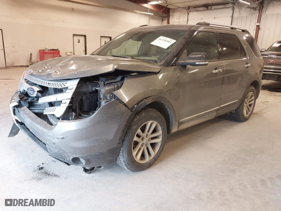 2014 Ford Explorer XLT with VIN 1FM5K8D81EGB57934, listed as a IAAI auction lot 41755203 with 138,265 mi miles. Bid and sale history available at carsss.com. Image 2.