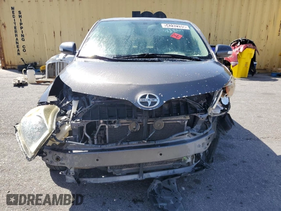 2012 Scion xD z VIN JTKKU4B47C1028244, wystawiony jako Copart lot #54232205 z przebiegiem 99 999 mil mil oraz Tytuł czysty. Historia ofert i sprzedaży dostępna na DreamBid. Obrazek 5.