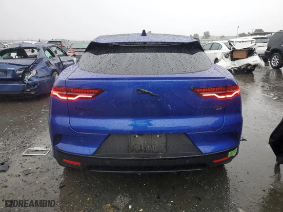 2022 Jaguar I-PACE HSE with VIN SADHD2S11N1621665, listed as a Copart auction lot 42833855 with 35583 miles and Salvage Title. Bid and sale history available at carsss.com. Image 6.