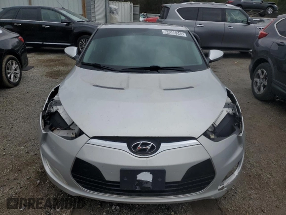 2012 Hyundai Veloster w/Red Int with VIN KMHTC6AD2CU021143, listed as a Copart auction lot 44055345 with Not provided miles and Clean title. Bid and sale history available at DreamBid. Image 5.