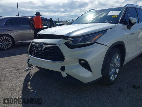 2021 Toyota Highlander Hybrid Limited with VIN 5TDYARAH2MS009326, listed as a IAAI auction lot 41674315 with 76,104 mi miles and . Bid and sale history available at DreamBid. Image 6.