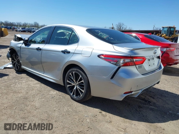 2018 Toyota Camry LE with VIN JTNB11HK5J3024114, listed as a IAAI auction lot 41922818 with 96,348 mi miles. Bid and sale history available at carsss.com. Image 3.