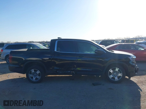 2025 Honda Ridgeline RTL z VIN 5FPYK3F57SB001319, wystawiony jako IAAI lot #41765594 z przebiegiem 1 358 mil mil oraz . Historia ofert i sprzedaży dostępna na DreamBid. Obrazek 12.